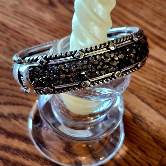 BRIGHTON "Crystal Rocks" Crystal and Silver Hinged Bracelet BOLD ACCESSORIES - Picture 2 of 10